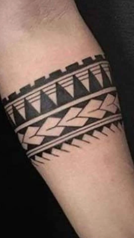 Polynesian armband — forearm, geometric tribal